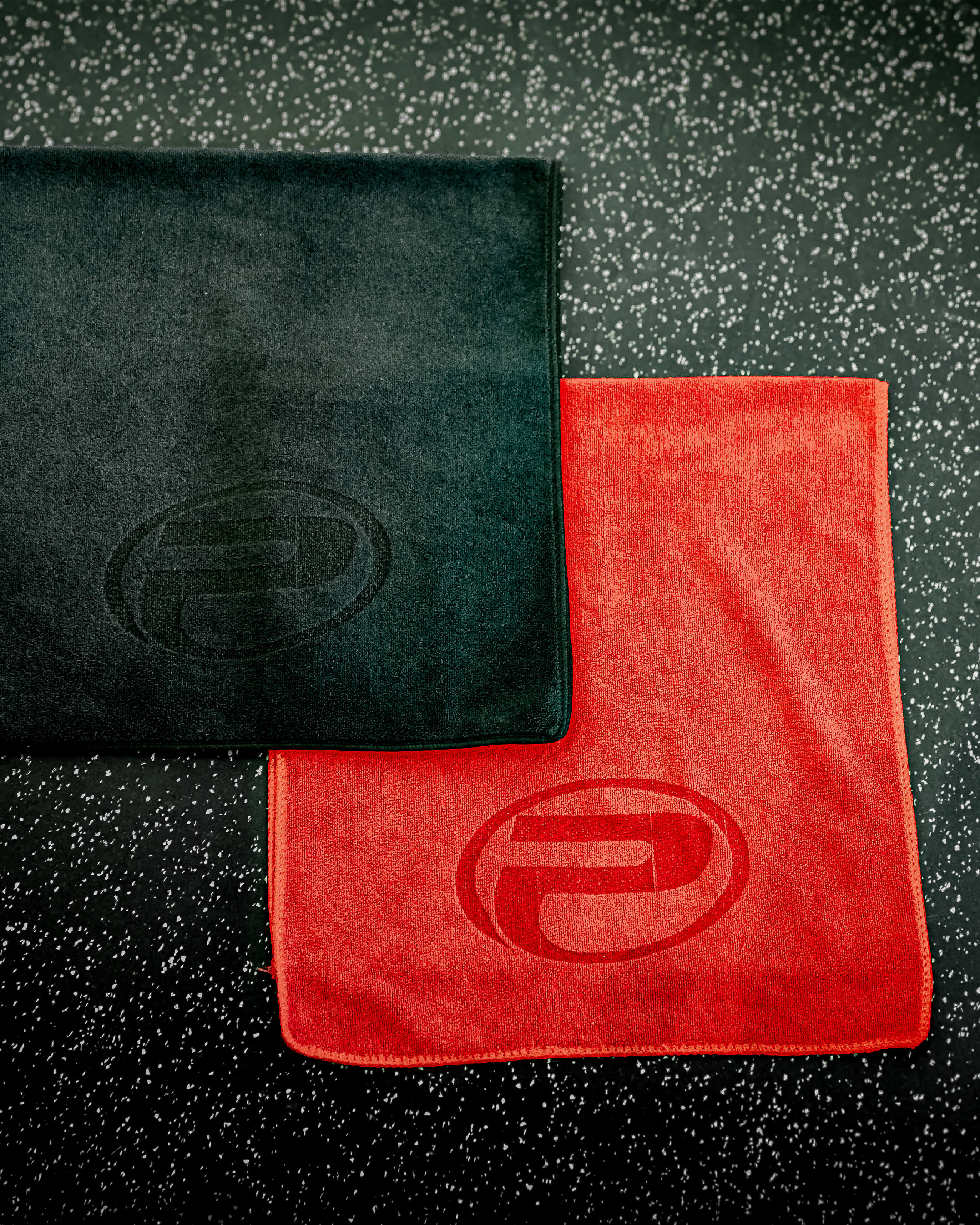 Serviettes d’entraînement ProGym noire et rouge
